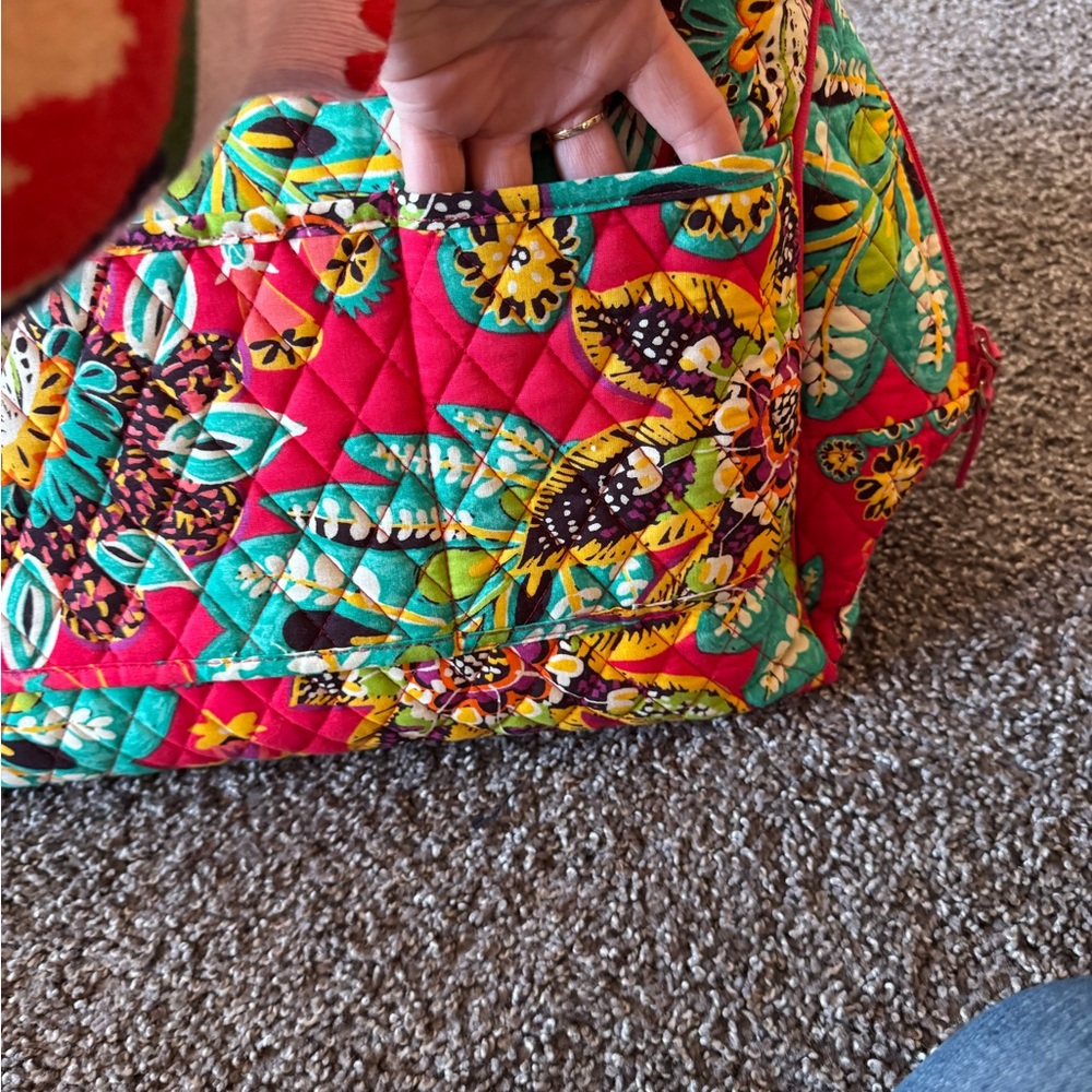Vera Bradley Large multi compartment weekender bag diaper bag - Picture 6 of 9